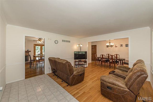 12112 Greenwalk Drive, St Louis, MO 63146