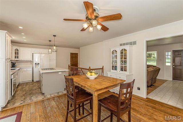 12112 Greenwalk Drive, St Louis, MO 63146