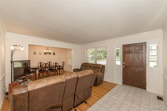 12112 Greenwalk Drive, St Louis, MO 63146