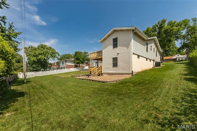 12112 Greenwalk Drive, St Louis, MO 63146