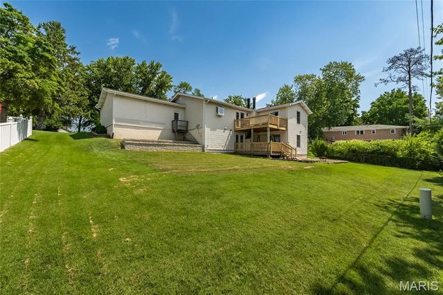 12112 Greenwalk Drive, St Louis, MO 63146