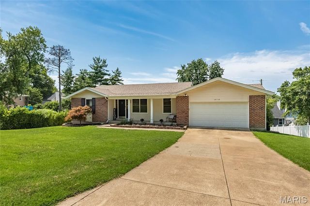 12112 Greenwalk Drive, St Louis, MO 63146