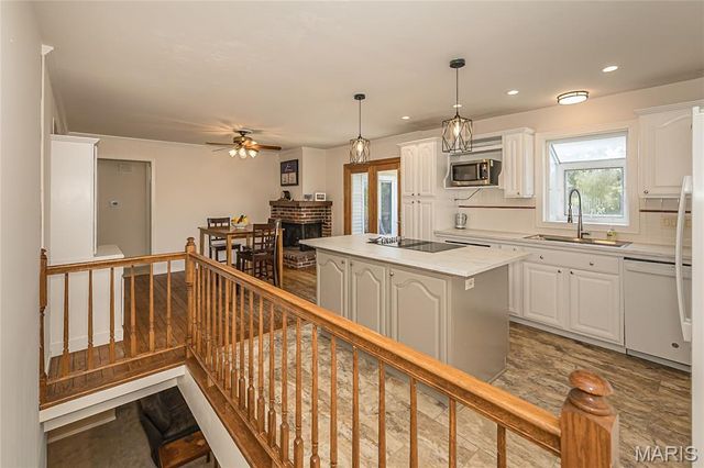 12112 Greenwalk Drive, St Louis, MO 63146