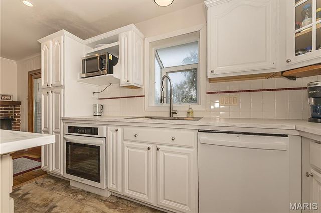 12112 Greenwalk Drive, St Louis, MO 63146
