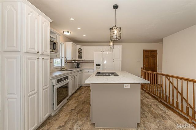 12112 Greenwalk Drive, St Louis, MO 63146