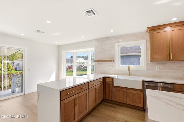 74 Innsbruck Drive, Toms River, NJ 08757
