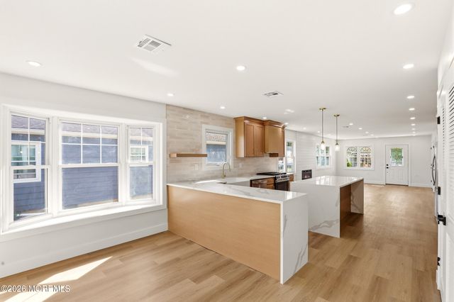 74 Innsbruck Drive, Toms River, NJ 08757