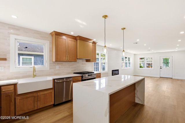 74 Innsbruck Drive, Toms River, NJ 08757