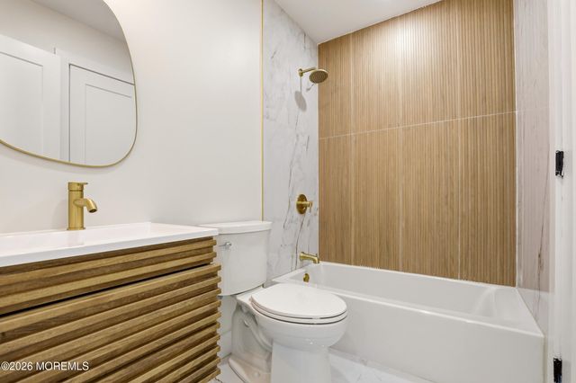 74 Innsbruck Drive, Toms River, NJ 08757