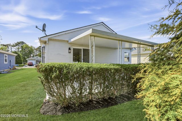 74 Innsbruck Drive, Toms River, NJ 08757