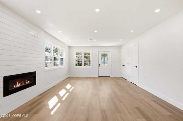 74 Innsbruck Drive, Toms River, NJ 08757