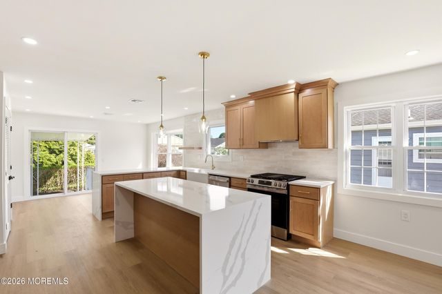 74 Innsbruck Drive, Toms River, NJ 08757
