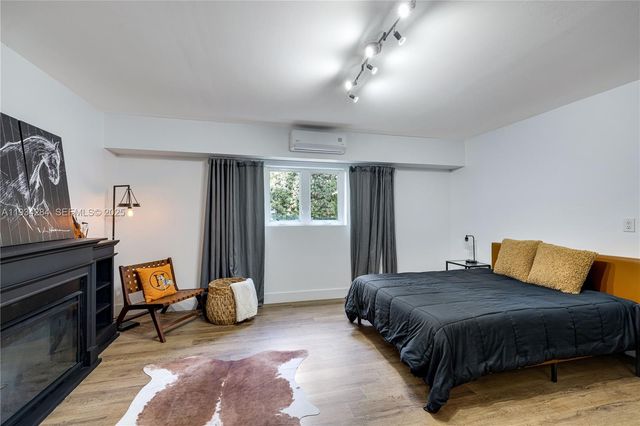 8000 Los Pinos Boulevard, Coral Gables, FL 33143