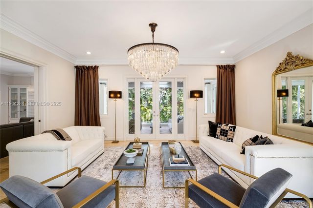 8000 Los Pinos Boulevard, Coral Gables, FL 33143