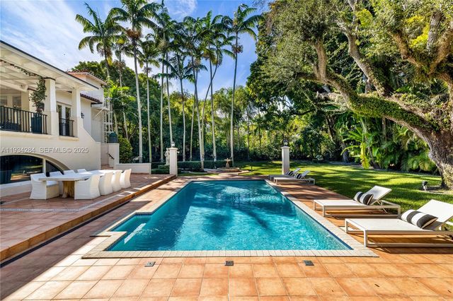 8000 Los Pinos Boulevard, Coral Gables, FL 33143