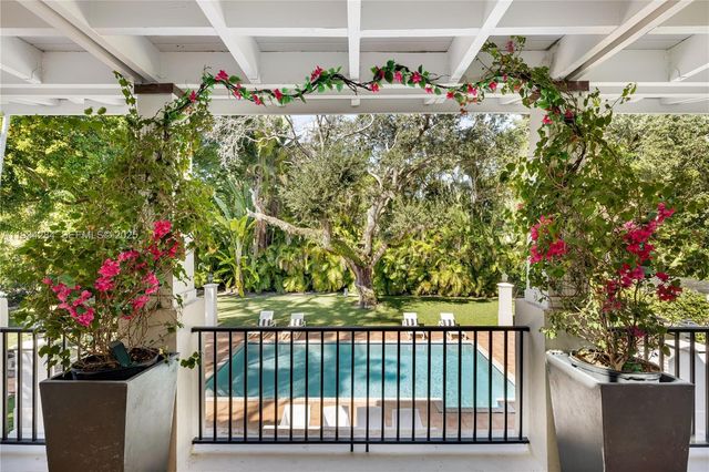 8000 Los Pinos Boulevard, Coral Gables, FL 33143