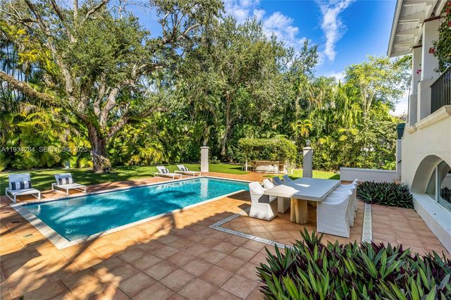 8000 Los Pinos Boulevard, Coral Gables, FL 33143