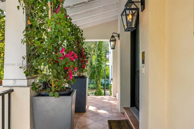 8000 Los Pinos Boulevard, Coral Gables, FL 33143