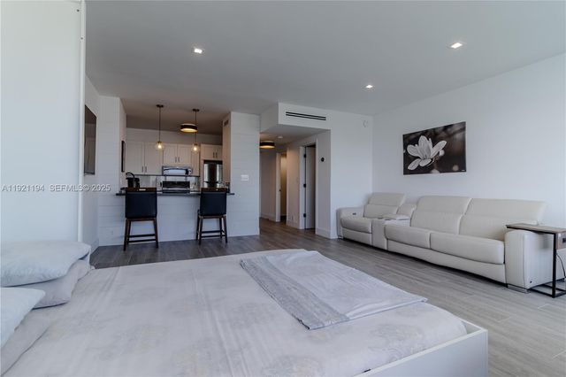 20 E Island Ave 1415, Miami Beach, FL 33139