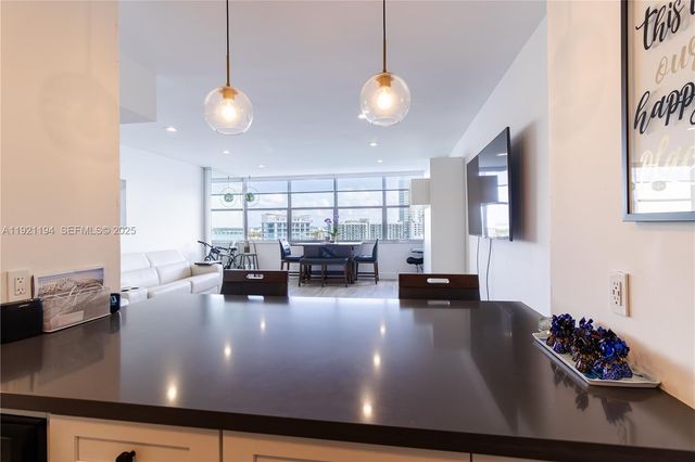 20 E Island Ave 1415, Miami Beach, FL 33139