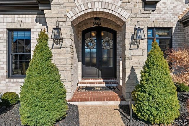 16929 Lake Meadow, Chesterfield, MO 63005