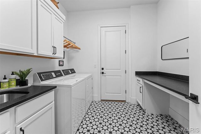 16929 Lake Meadow, Chesterfield, MO 63005