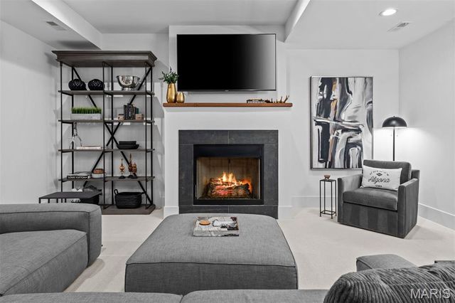 16929 Lake Meadow, Chesterfield, MO 63005