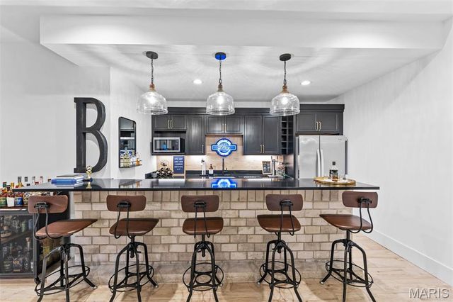 16929 Lake Meadow, Chesterfield, MO 63005