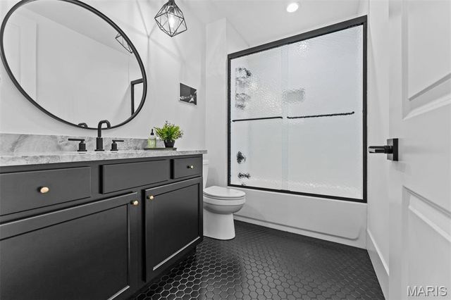 16929 Lake Meadow, Chesterfield, MO 63005