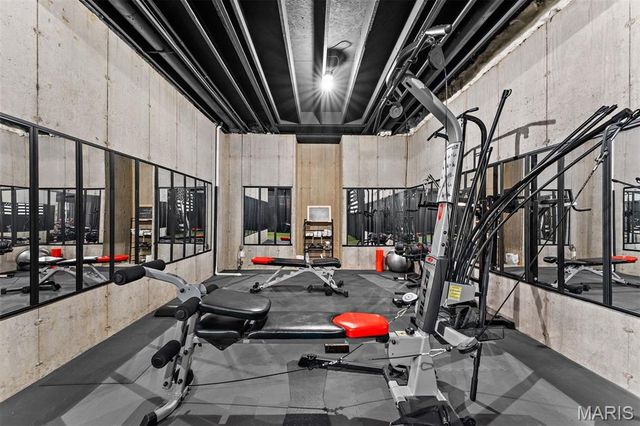 16929 Lake Meadow, Chesterfield, MO 63005