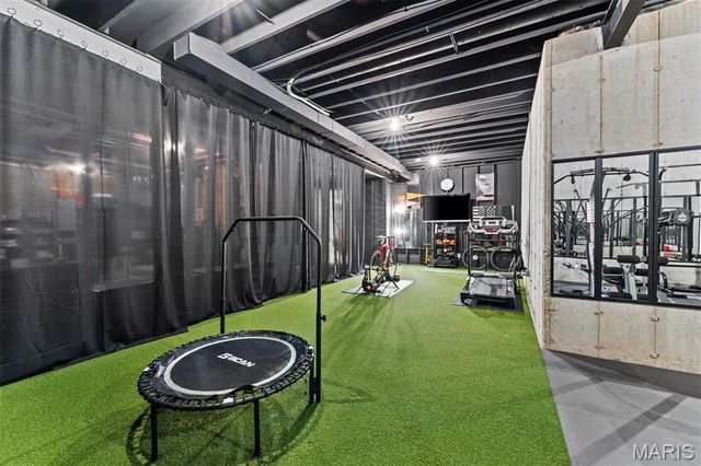 16929 Lake Meadow, Chesterfield, MO 63005