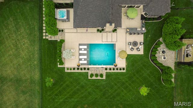 16929 Lake Meadow, Chesterfield, MO 63005