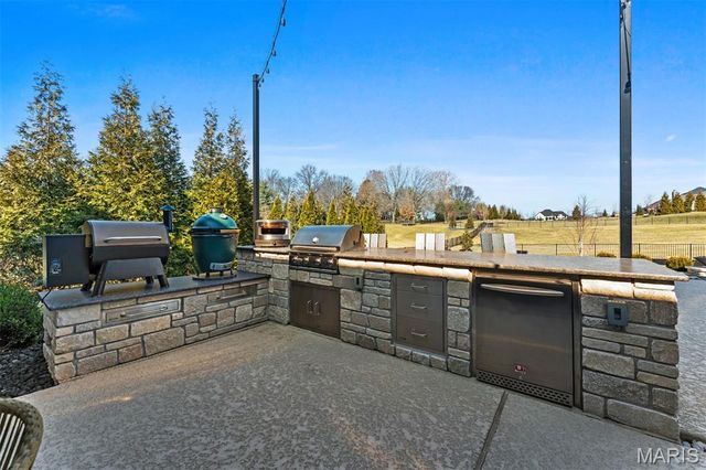 16929 Lake Meadow, Chesterfield, MO 63005