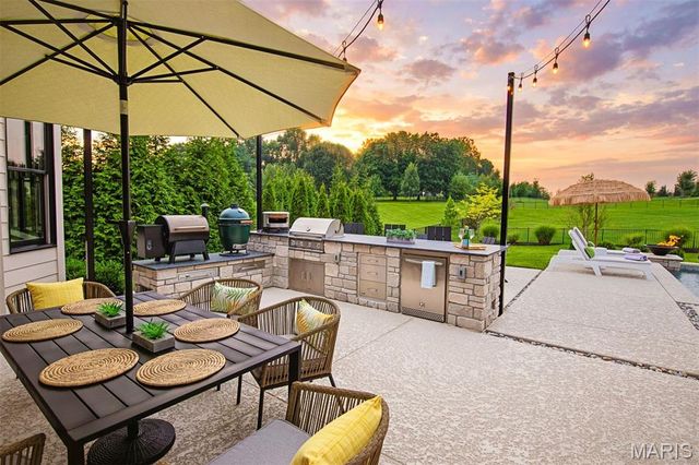 16929 Lake Meadow, Chesterfield, MO 63005