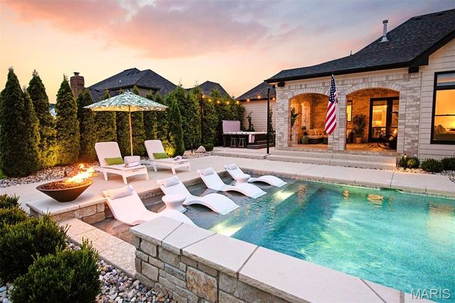 16929 Lake Meadow, Chesterfield, MO 63005