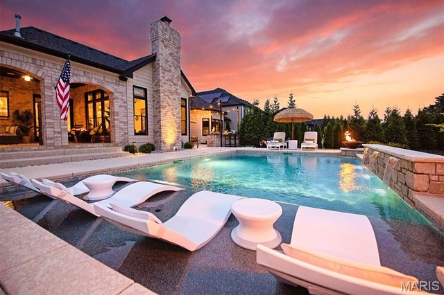 16929 Lake Meadow, Chesterfield, MO 63005