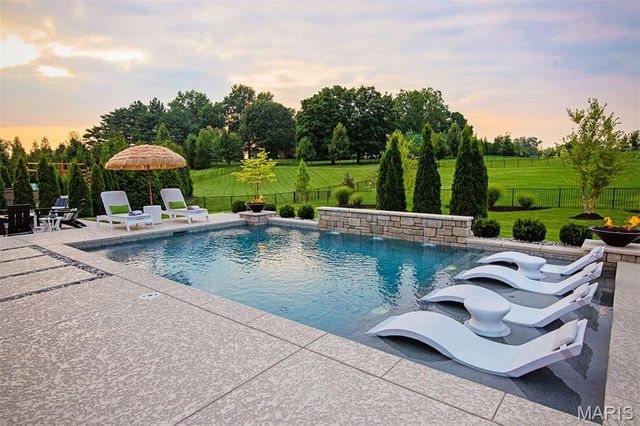 16929 Lake Meadow, Chesterfield, MO 63005