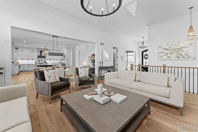 16929 Lake Meadow, Chesterfield, MO 63005