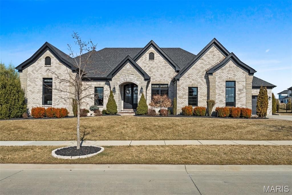 16929 Lake Meadow, Chesterfield, MO 63005