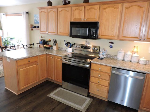 1112 Landau LANE, Baraboo, WI 53913