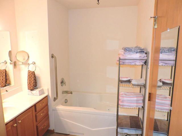 1112 Landau LANE, Baraboo, WI 53913