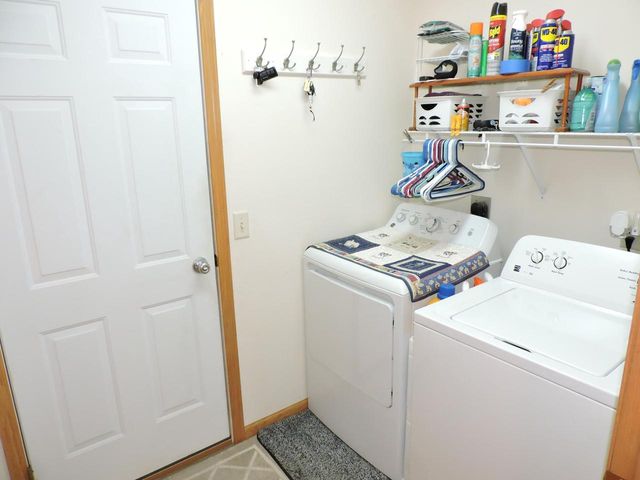 1112 Landau LANE, Baraboo, WI 53913