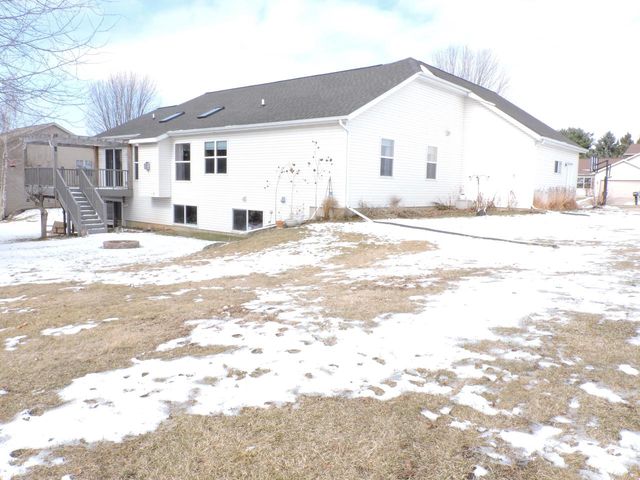 1112 Landau LANE, Baraboo, WI 53913