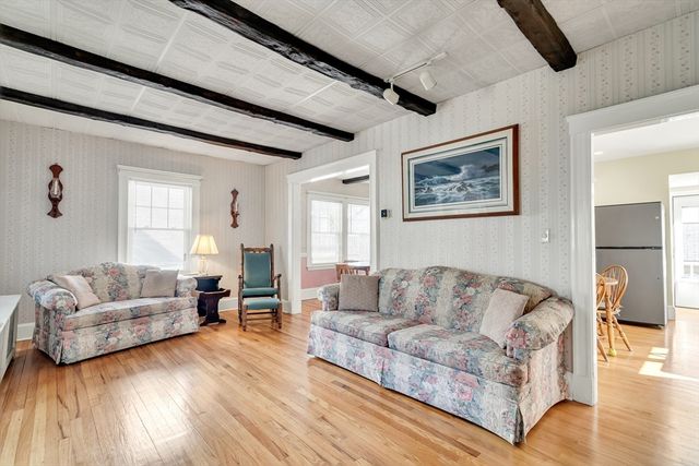 10 Bartlett Avenue, Lexington, MA 02420