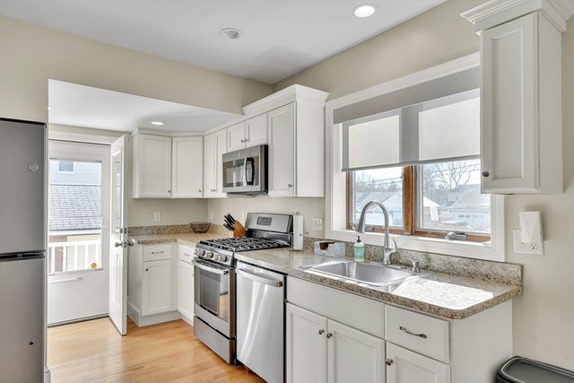 10 Bartlett Avenue, Lexington, MA 02420