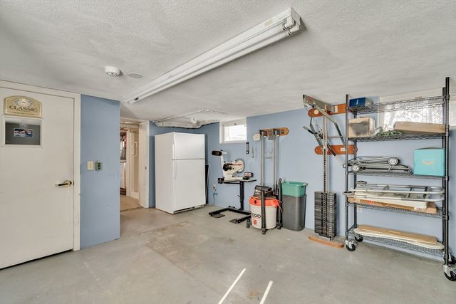 10 Bartlett Avenue, Lexington, MA 02420