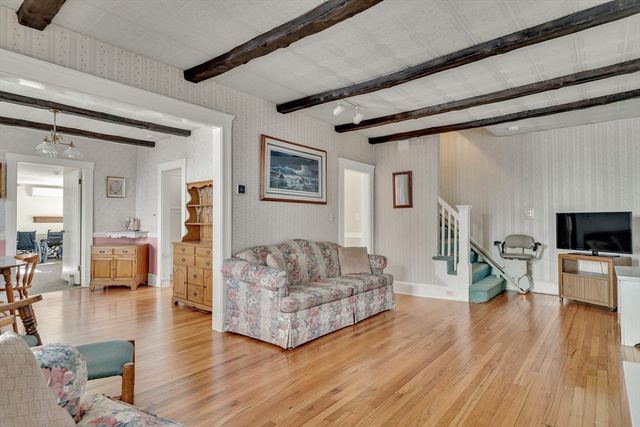 10 Bartlett Avenue, Lexington, MA 02420