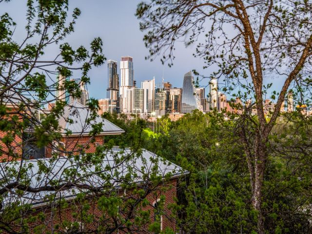 1900 Barton Springs RD 5037, Austin, TX 78704