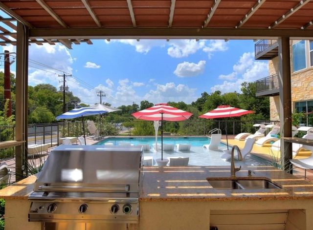 1900 Barton Springs RD 5037, Austin, TX 78704