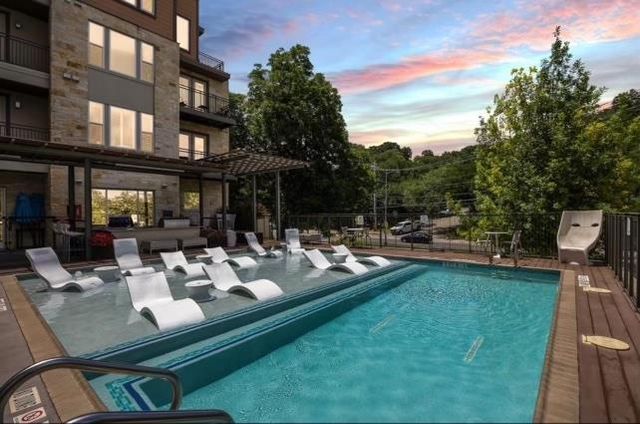 1900 Barton Springs RD 5037, Austin, TX 78704